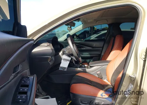 2024 Mazda Cx-30 2.5 Carbon Turbo z USA, uszkodzony, nr VIN 3MVDMBXY1RM659114